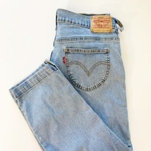 ♦️3 for $15♦️  Levi's Light Wash Classic Capri ~ 12